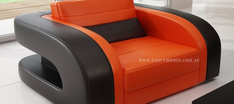 The single seater of Fancy Homes Stream chaise leather sofa